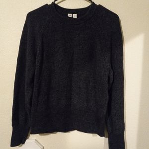 💜5 for 20$💜Uniqlo U Navy Sweater
